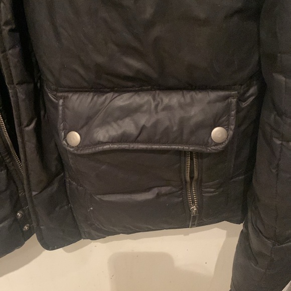 Incredibly stylish Black puffer coat w/zipper pockets/buttons H and M SZ 40 R 🔥 - Picture 6 of 13